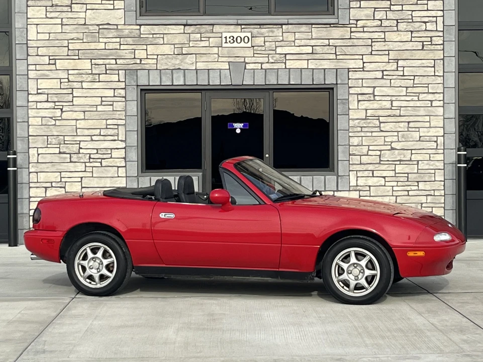 1996 Mazda NA MX-5 Miata - Image 2 of 31