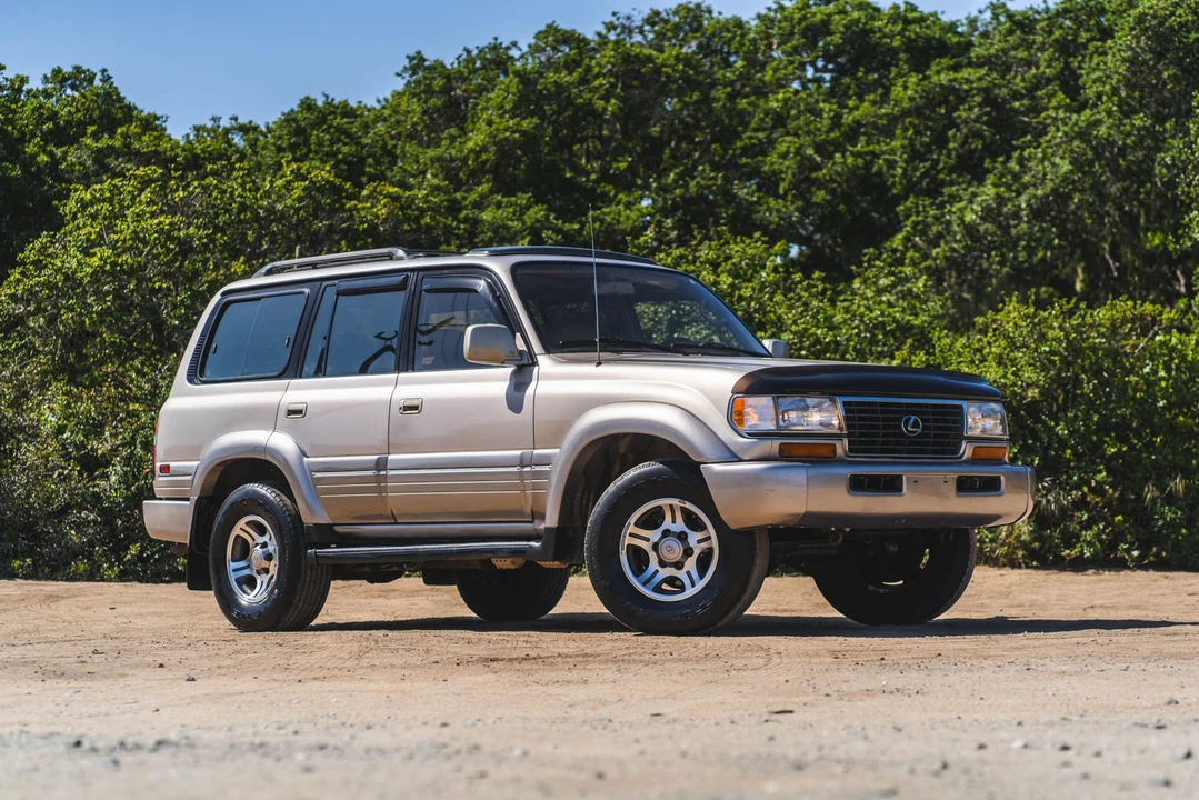 1997 Lexus LX 1st Gen - Image 3 of 31