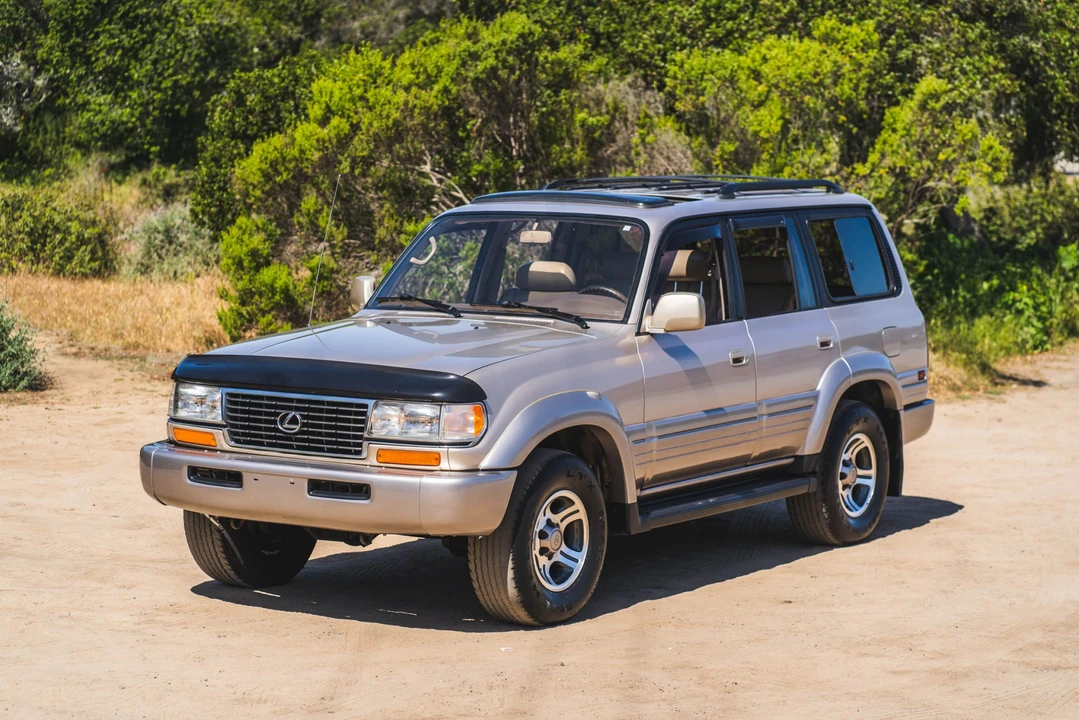 1997 Lexus LX 1st Gen - Image 8 of 31