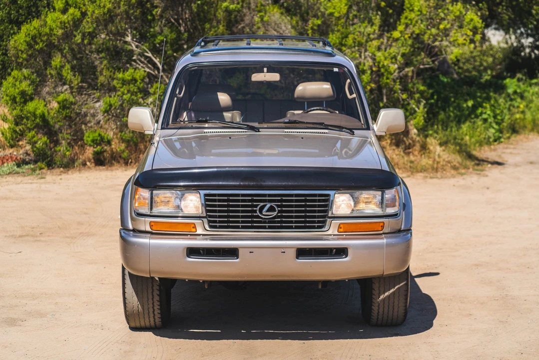 1997 Lexus LX 1st Gen - Image 5 of 31