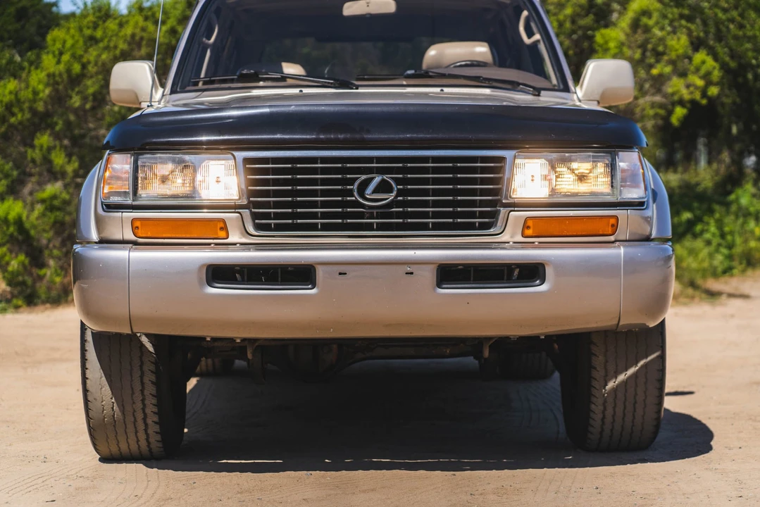 1997 Lexus LX 1st Gen - Image 7 of 31