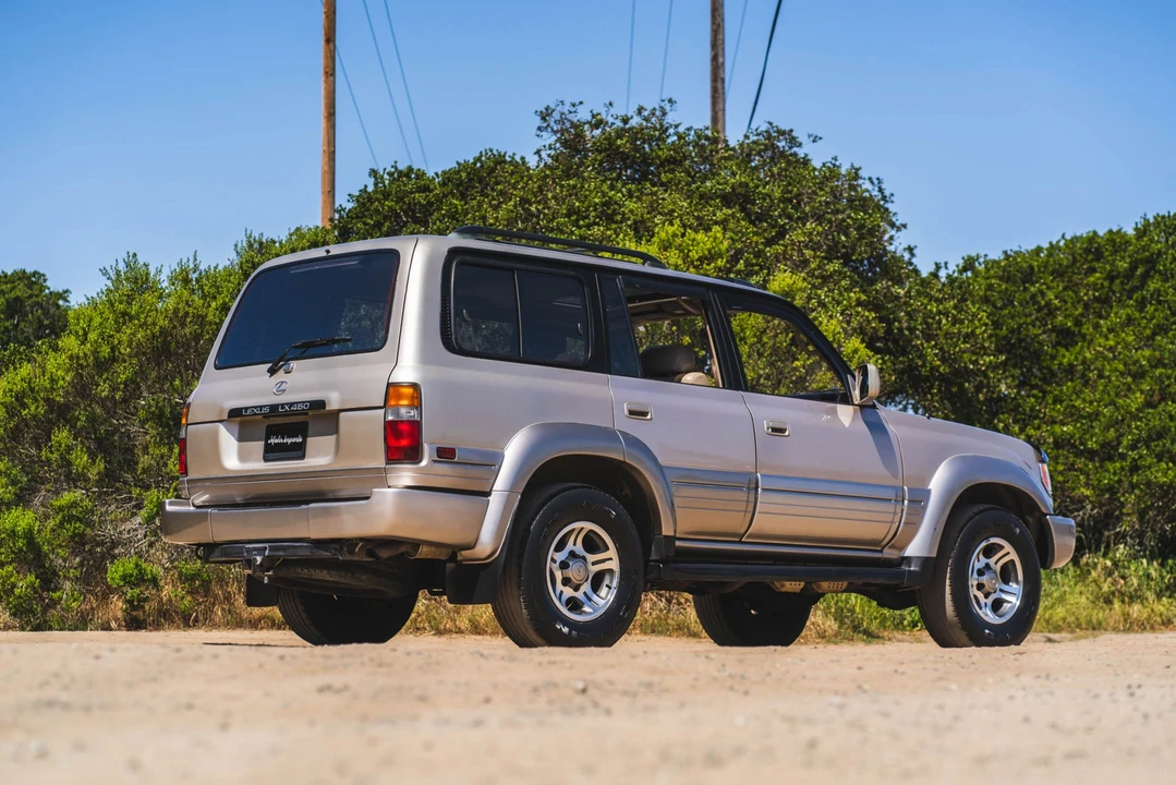 1997 Lexus LX 1st Gen - Image 23 of 31