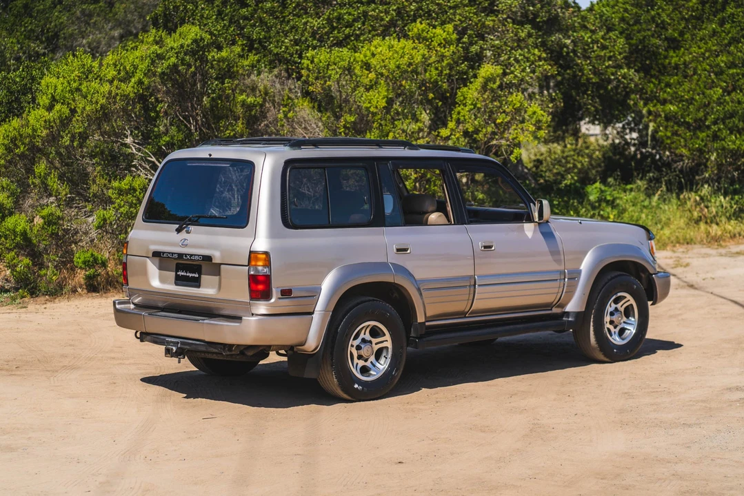 1997 Lexus LX 1st Gen - Image 22 of 31