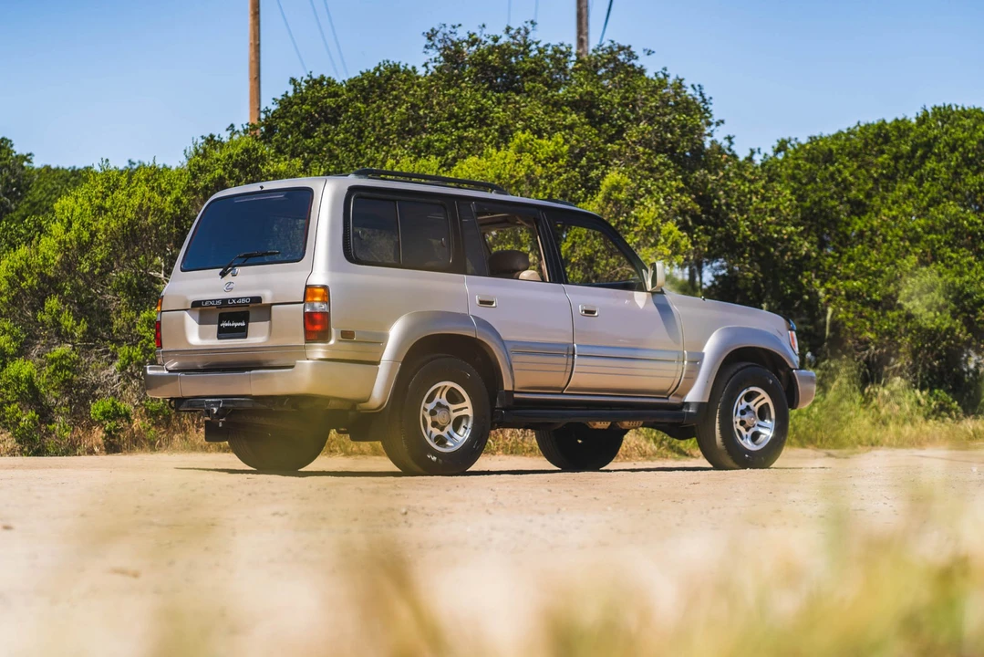 1997 Lexus LX 1st Gen - Image 24 of 31