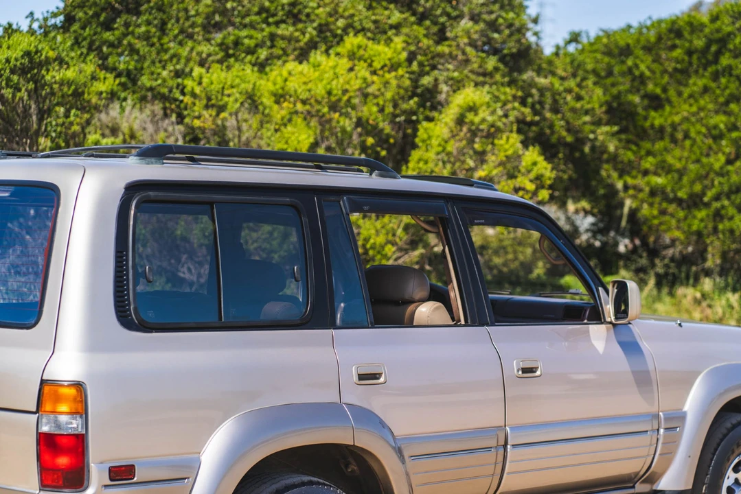 1997 Lexus LX 1st Gen - Image 29 of 31