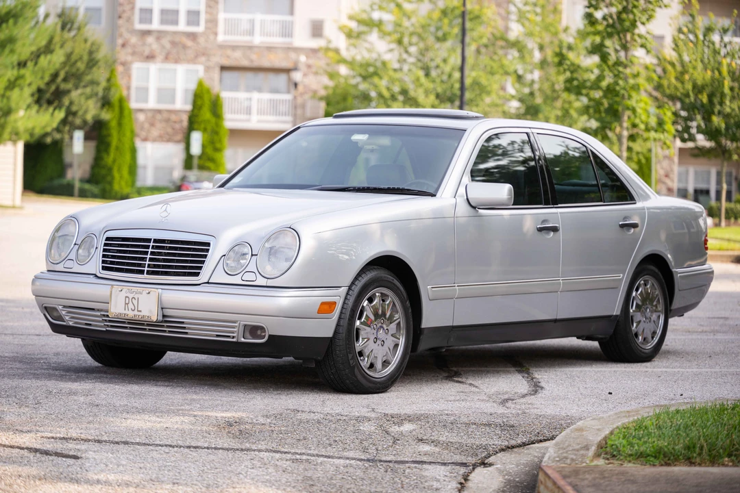 1997 Mercedes-Benz W124 E-Class - Image 2 of 31