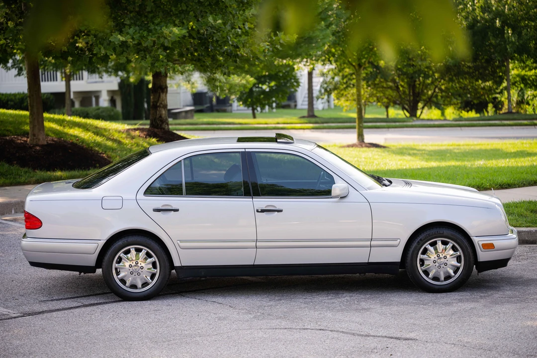 1997 Mercedes-Benz W124 E-Class - Image 8 of 31