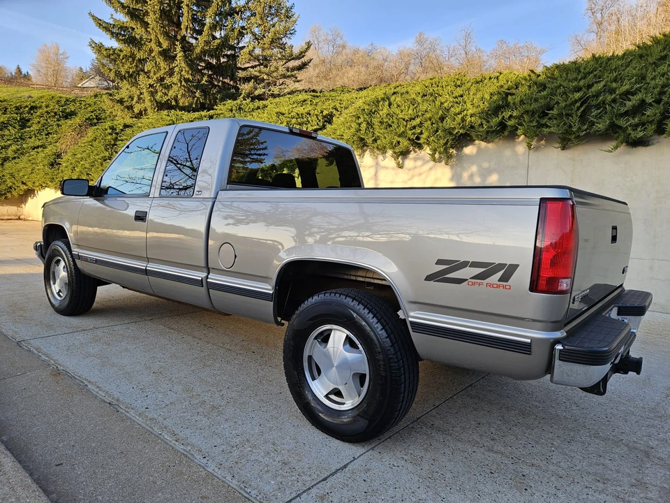 1998 GMC Sierra 1st Gen - Image 9 of 31