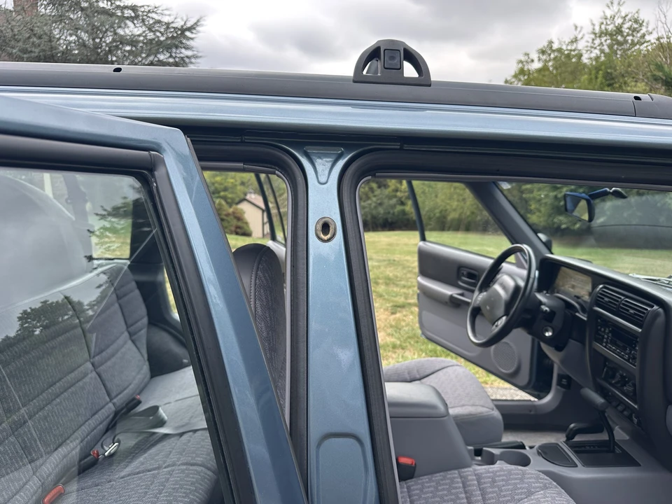 1998 Jeep XJ Cherokee - Image 27 of 31