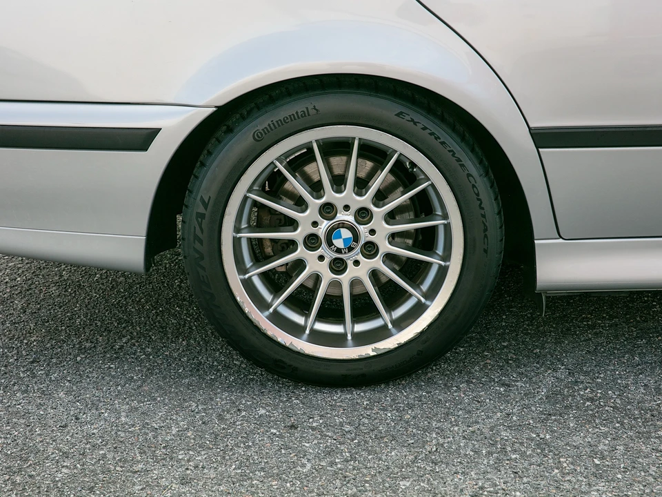 1999 BMW E39 540i - Image 25 of 31