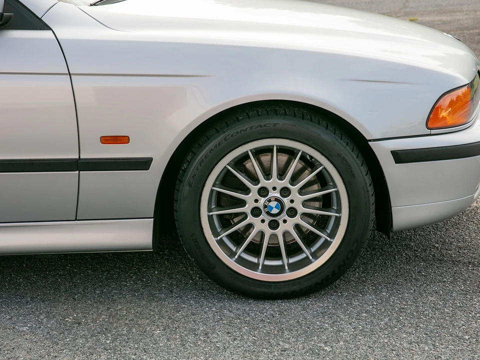1999 BMW E39 540i - Image 26 of 31