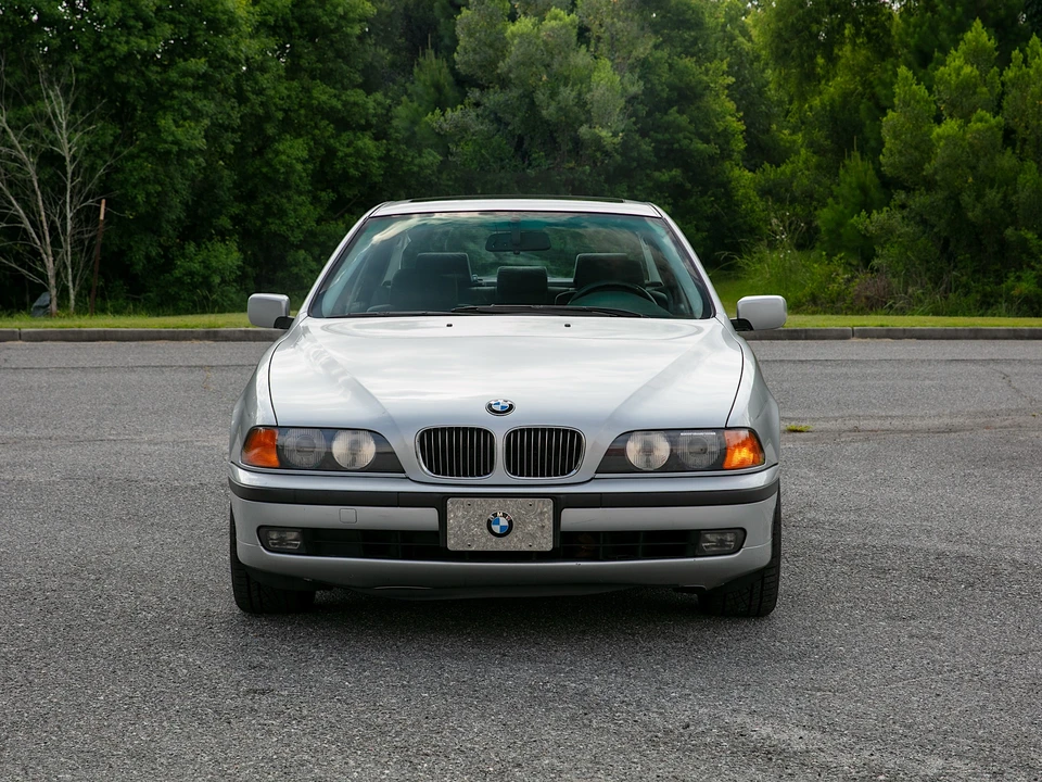 1999 BMW E39 540i - Image 16 of 31