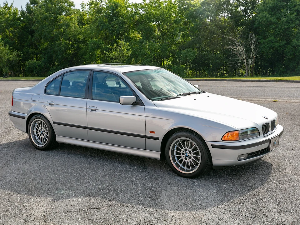 1999 BMW E39 540i - Image 11 of 31
