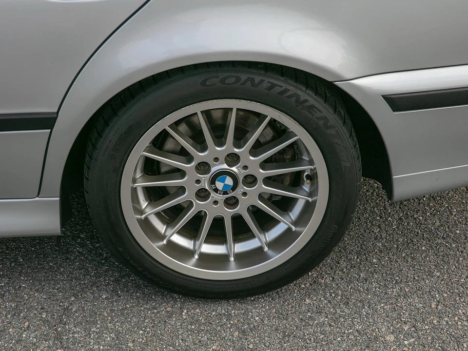 1999 BMW E39 540i - Image 30 of 31