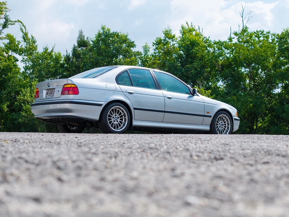 1999 BMW E39 540i - Image 24 of 31