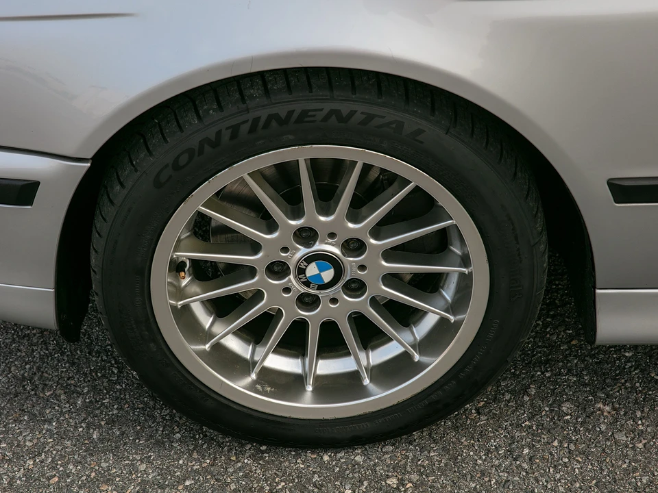 1999 BMW E39 540i - Image 29 of 31