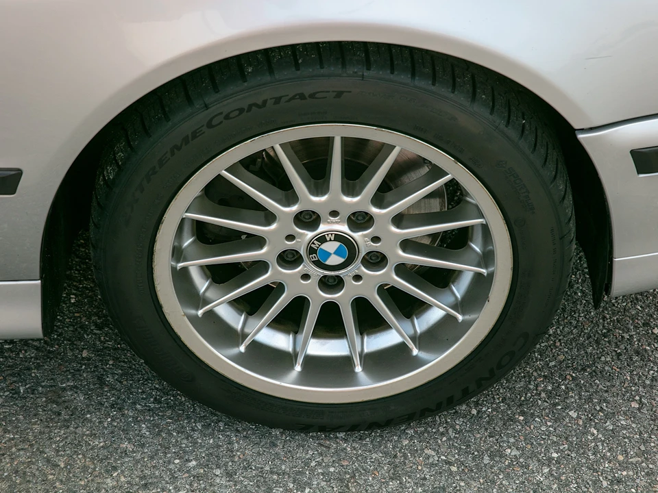 1999 BMW E39 540i - Image 28 of 31