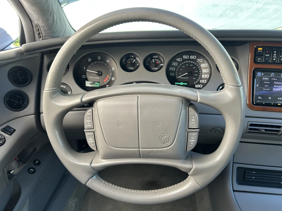 1999 Buick Riviera 8th Gen - Image 17 of 31