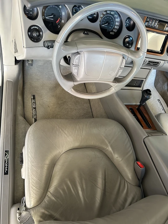 1999 Buick Riviera 8th Gen - Image 13 of 31