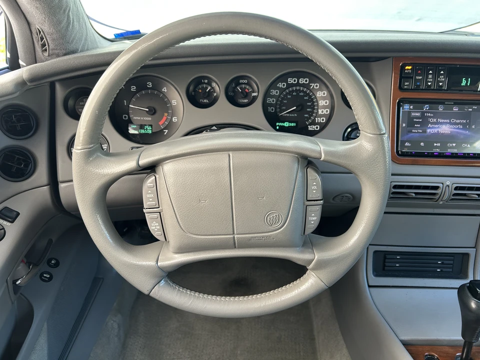 1999 Buick Riviera 8th Gen - Image 16 of 31