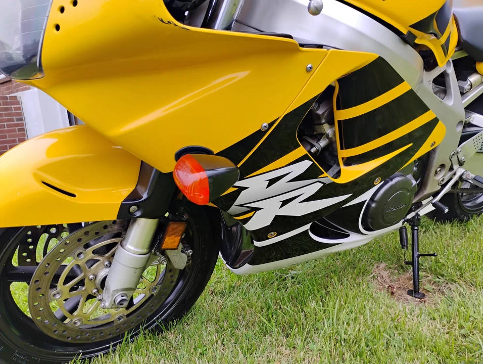 1999 Honda CBR - Image 10 of 30