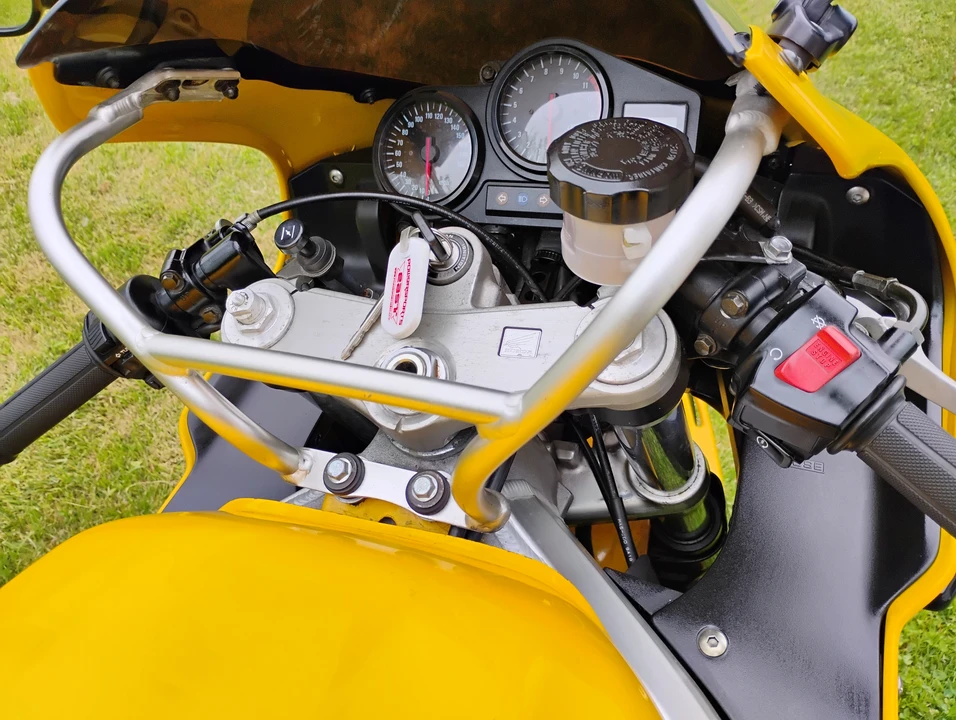 1999 Honda CBR - Image 25 of 30