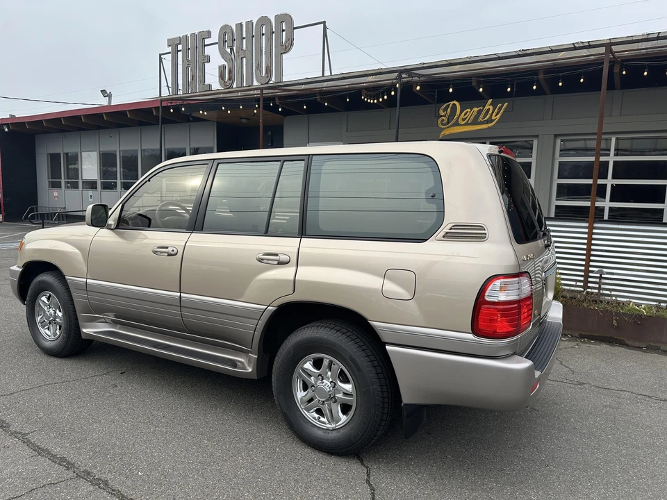 1999 Lexus LX 2nd Gen - Image 15 of 31