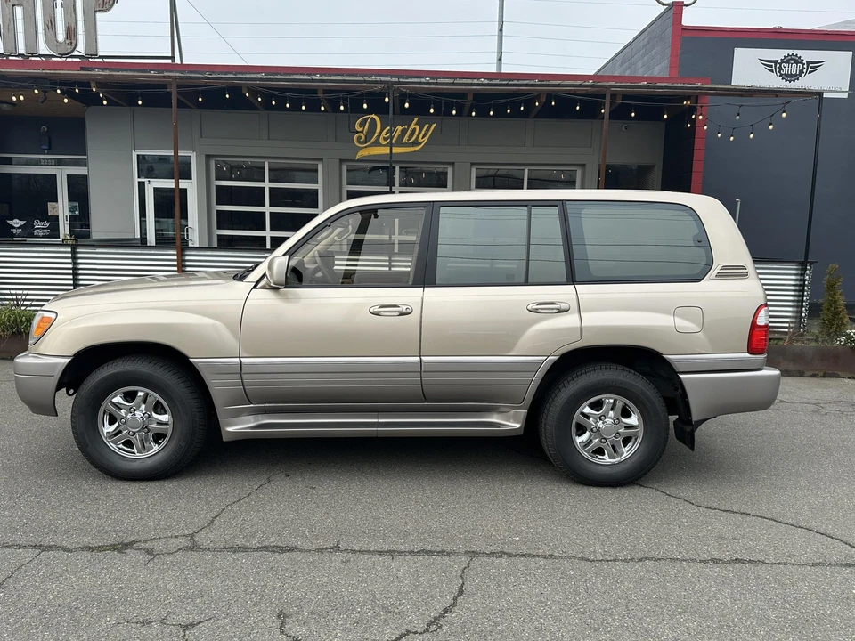 1999 Lexus LX 2nd Gen - Image 14 of 31