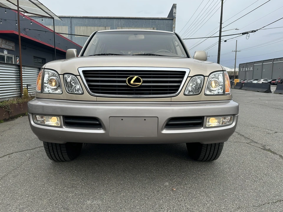 1999 Lexus LX 2nd Gen - Image 13 of 31