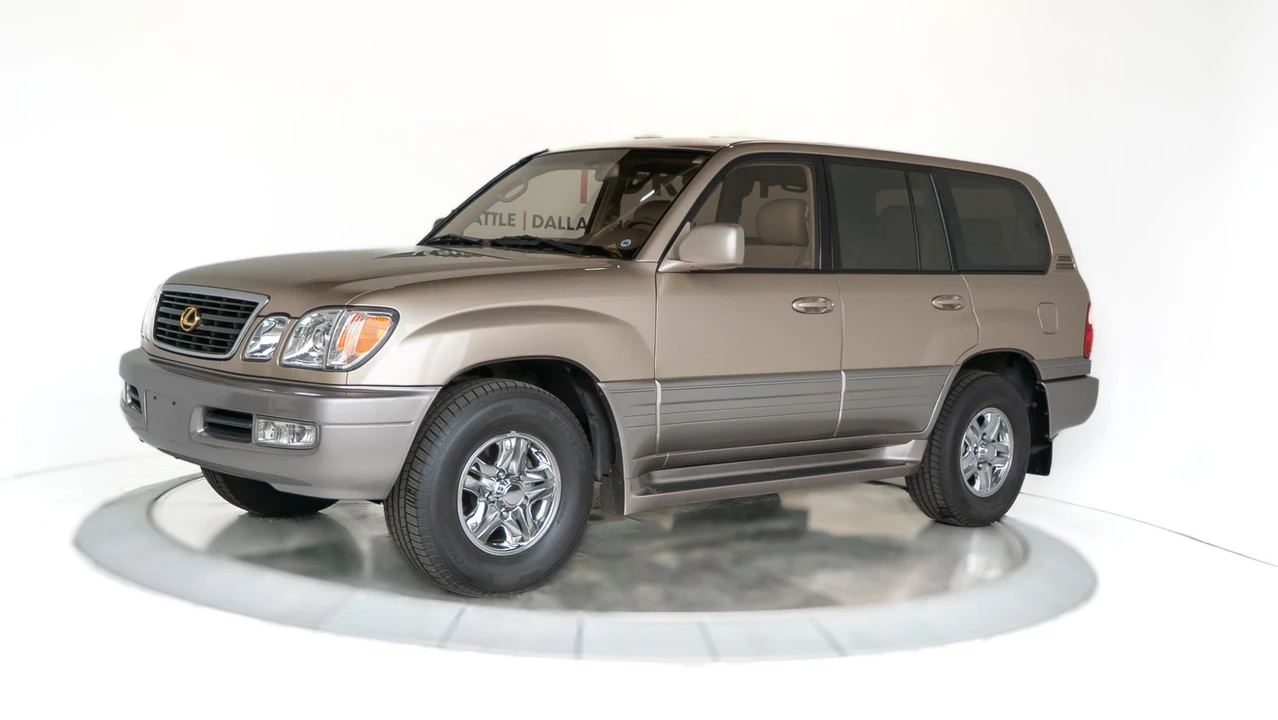 1999 Lexus LX 2nd Gen - Image 10 of 31