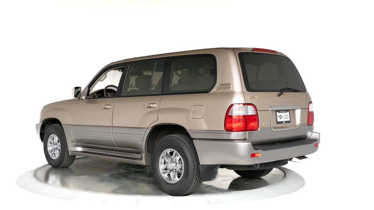 1999 Lexus LX 2nd Gen - Image 9 of 31