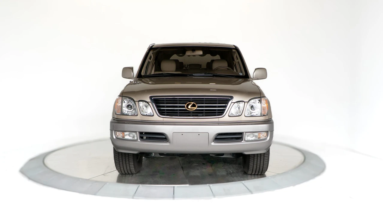1999 Lexus LX 2nd Gen - Image 3 of 31