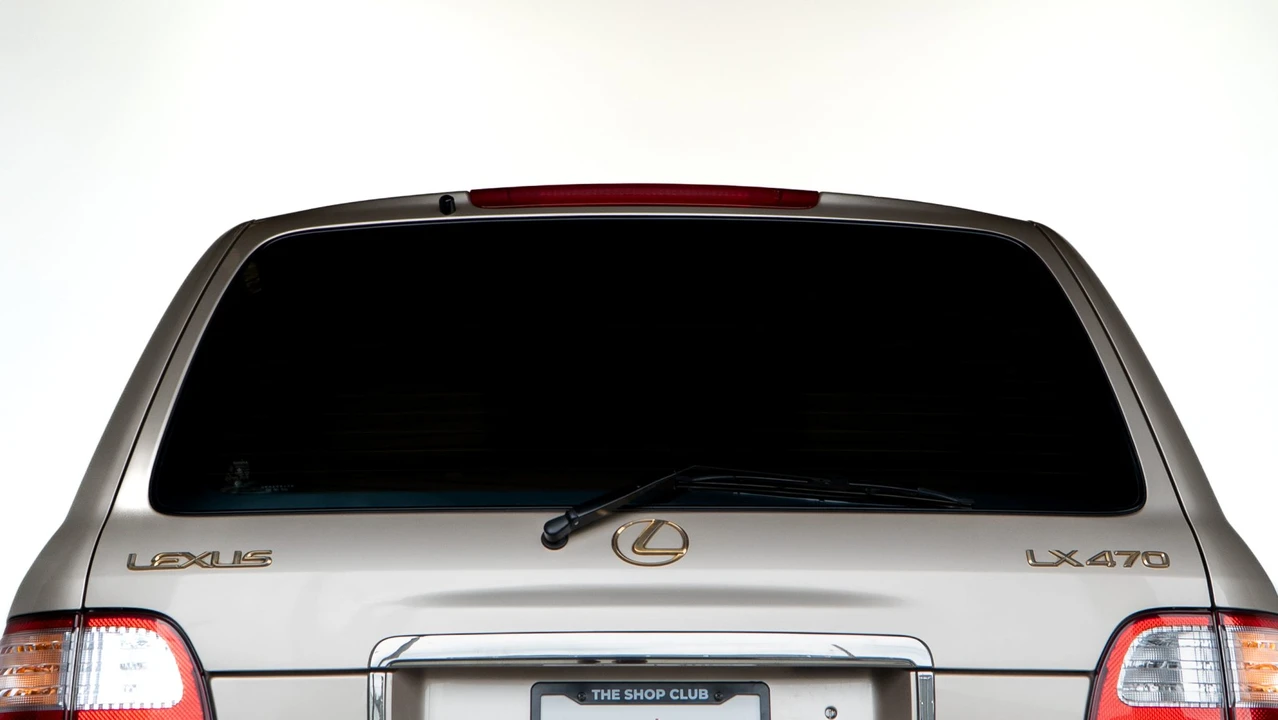 1999 Lexus LX 2nd Gen - Image 25 of 31