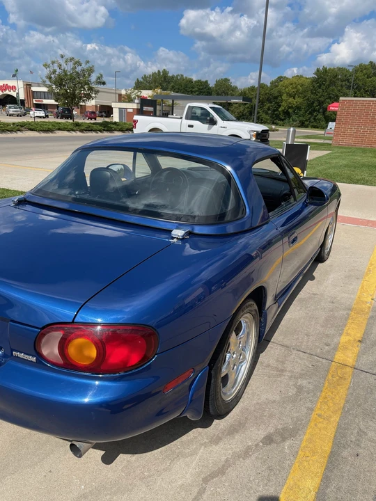 1999 Mazda NB MX-5 Miata - Image 18 of 31