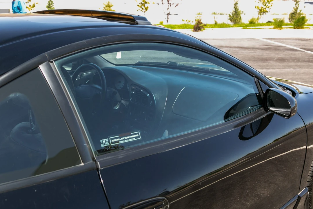 1999 Mitsubishi Eclipse 2nd Gen - Image 25 of 31