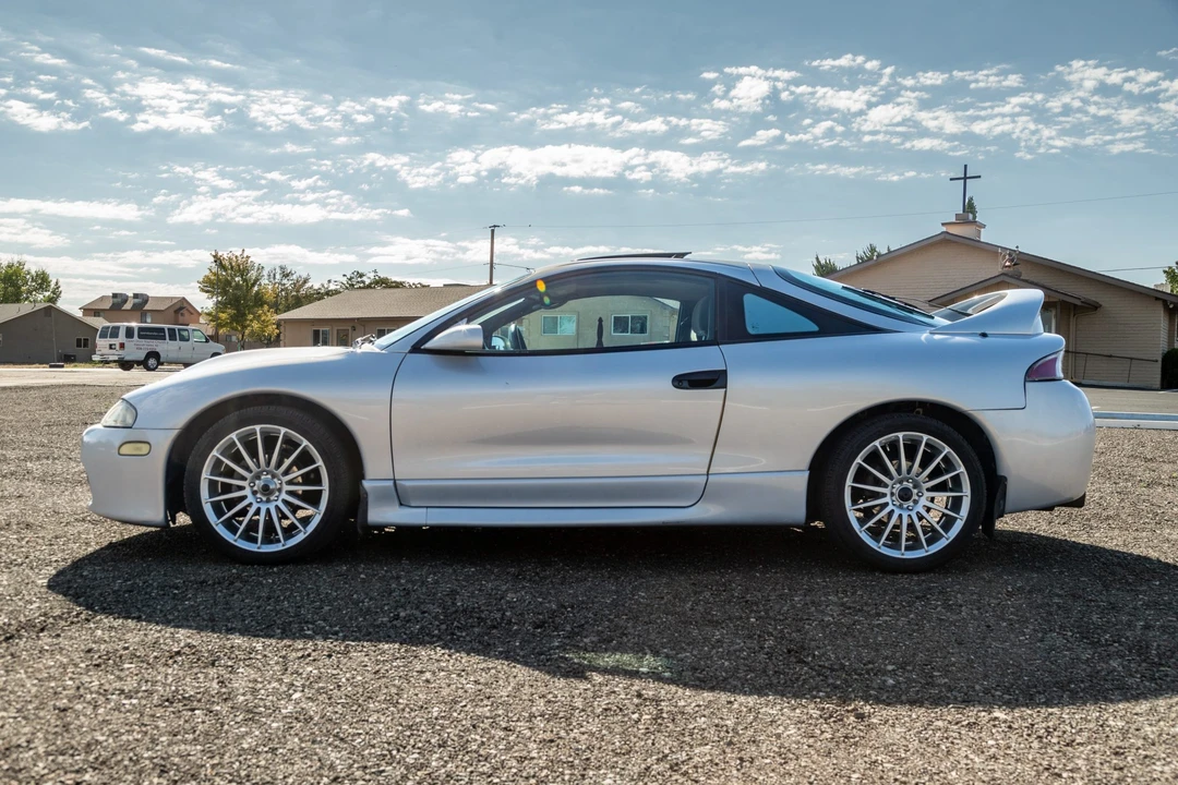 1999 Mitsubishi Eclipse 2nd Gen - Image 9 of 31