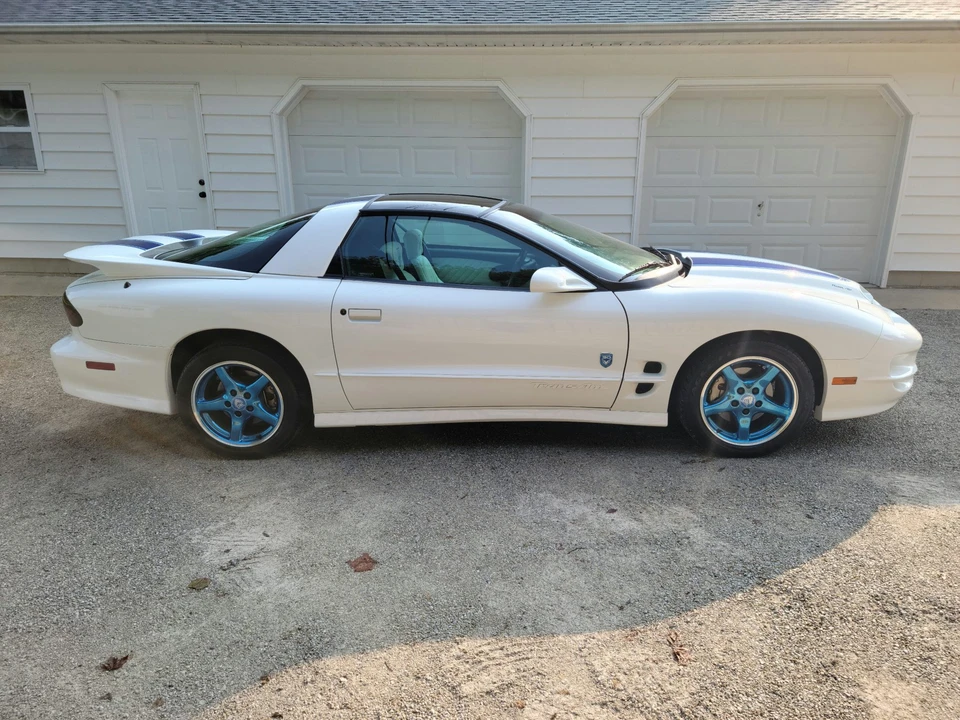 1999 Pontiac Firebird Trans Am 4th Gen - Image 14 of 31