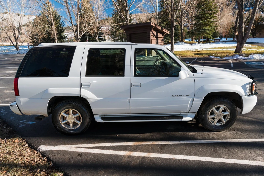 2000 Cadillac Escalade 1st Gen - Image 21 of 31