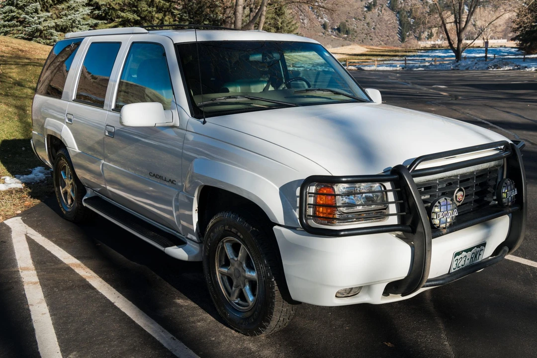 2000 Cadillac Escalade 1st Gen - Image 4 of 31
