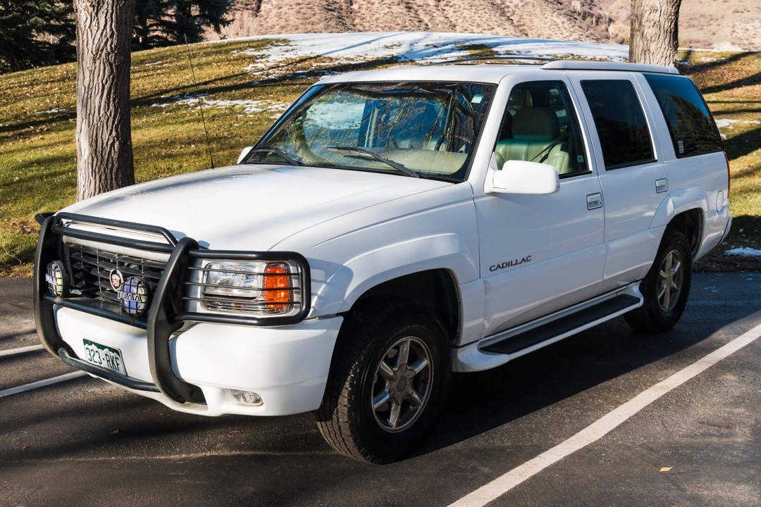2000 Cadillac Escalade 1st Gen - Image 12 of 31