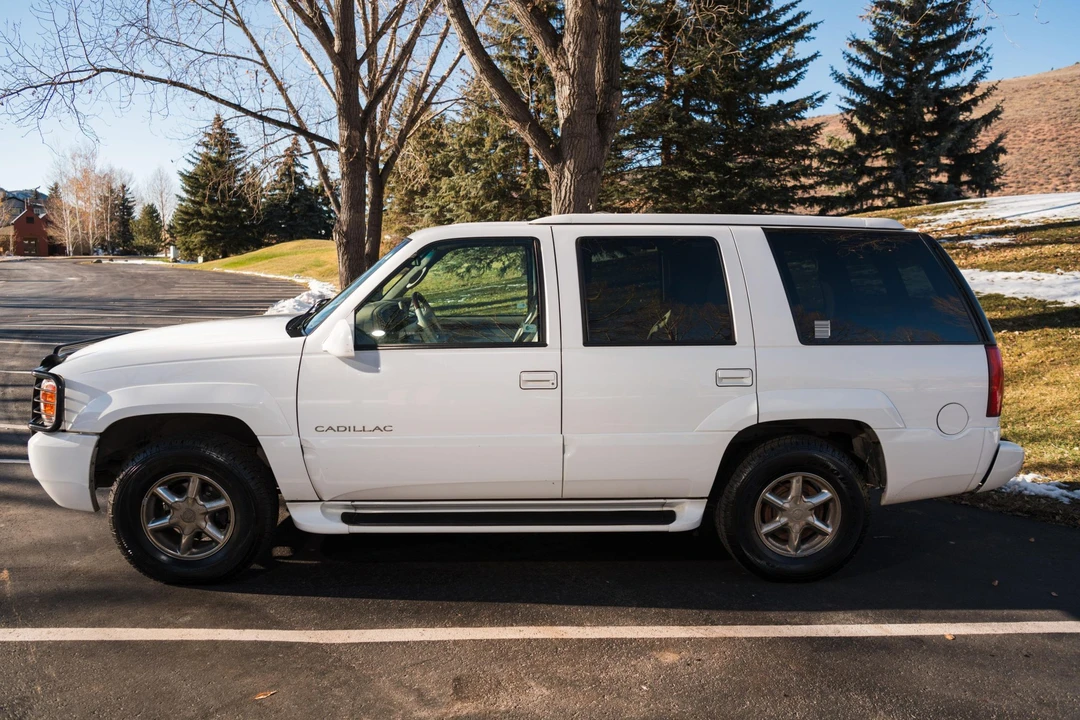2000 Cadillac Escalade 1st Gen - Image 15 of 31
