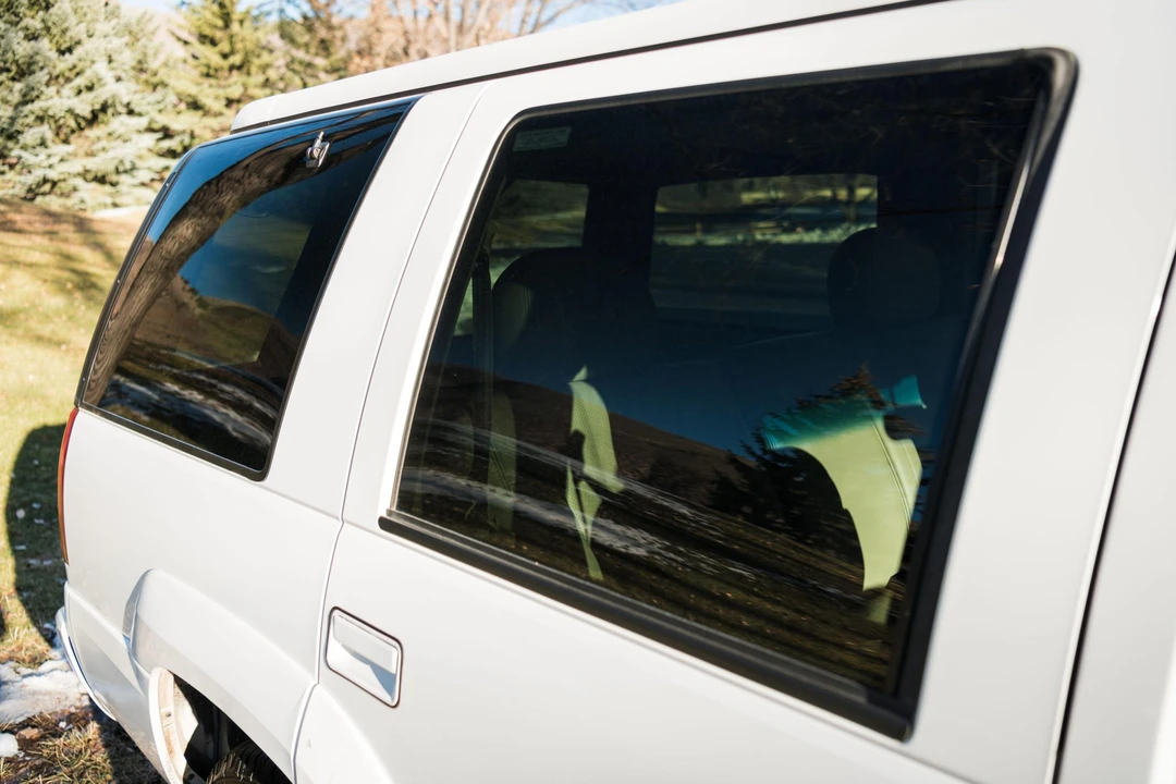 2000 Cadillac Escalade 1st Gen - Image 23 of 31