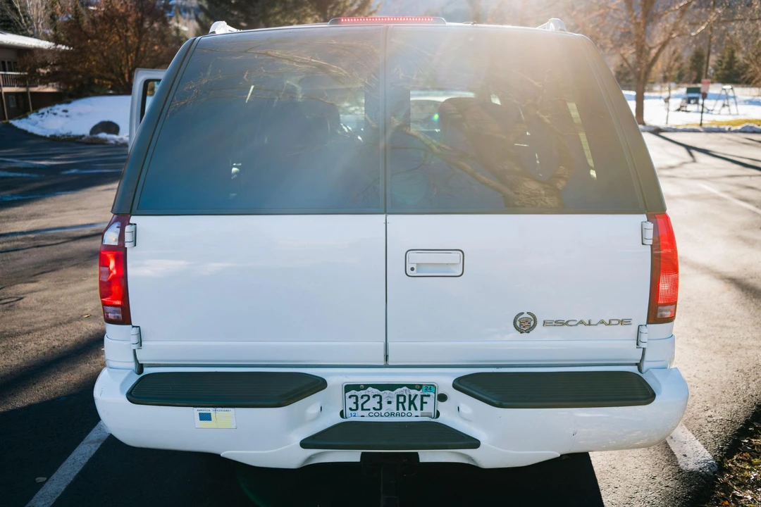 2000 Cadillac Escalade 1st Gen - Image 17 of 31