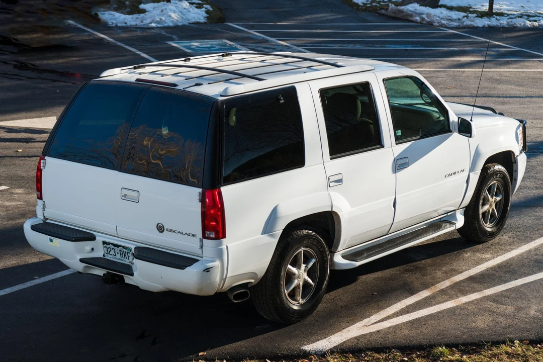 2000 Cadillac Escalade 1st Gen - Image 19 of 31