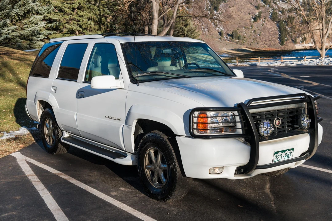 2000 Cadillac Escalade 1st Gen - Image 3 of 31