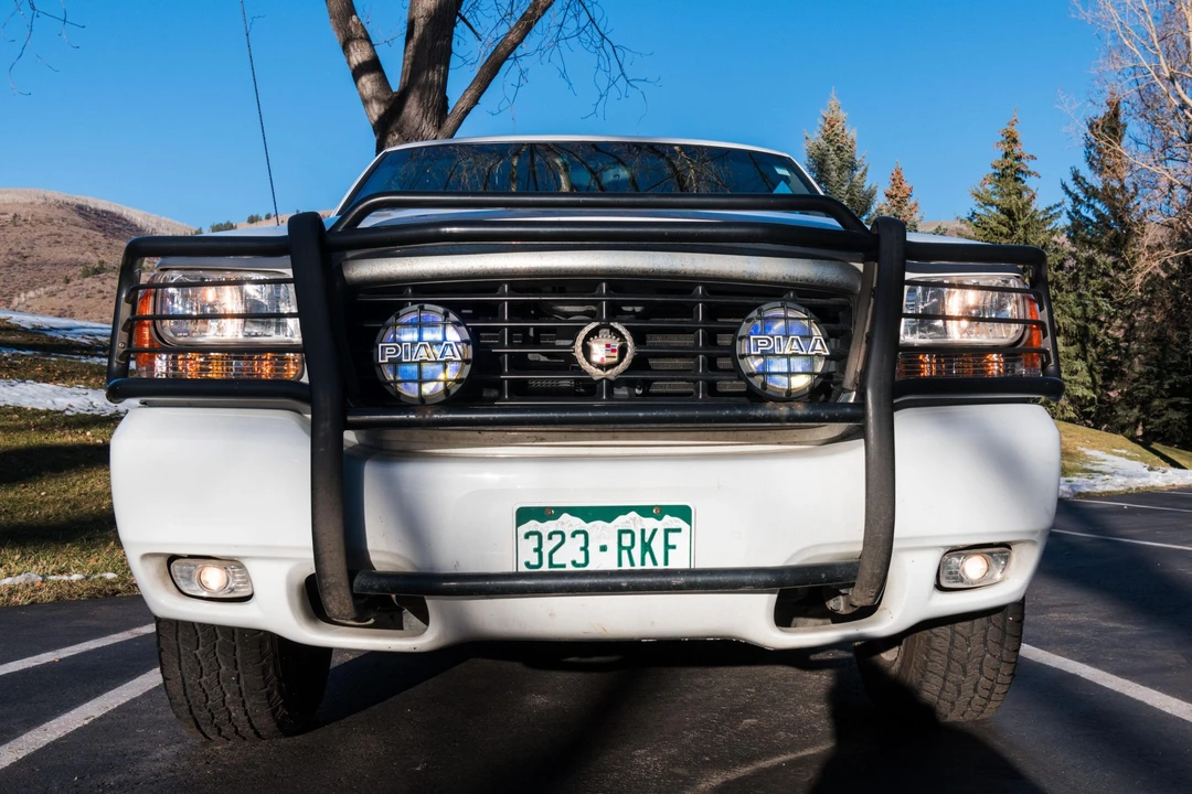 2000 Cadillac Escalade 1st Gen - Image 8 of 31
