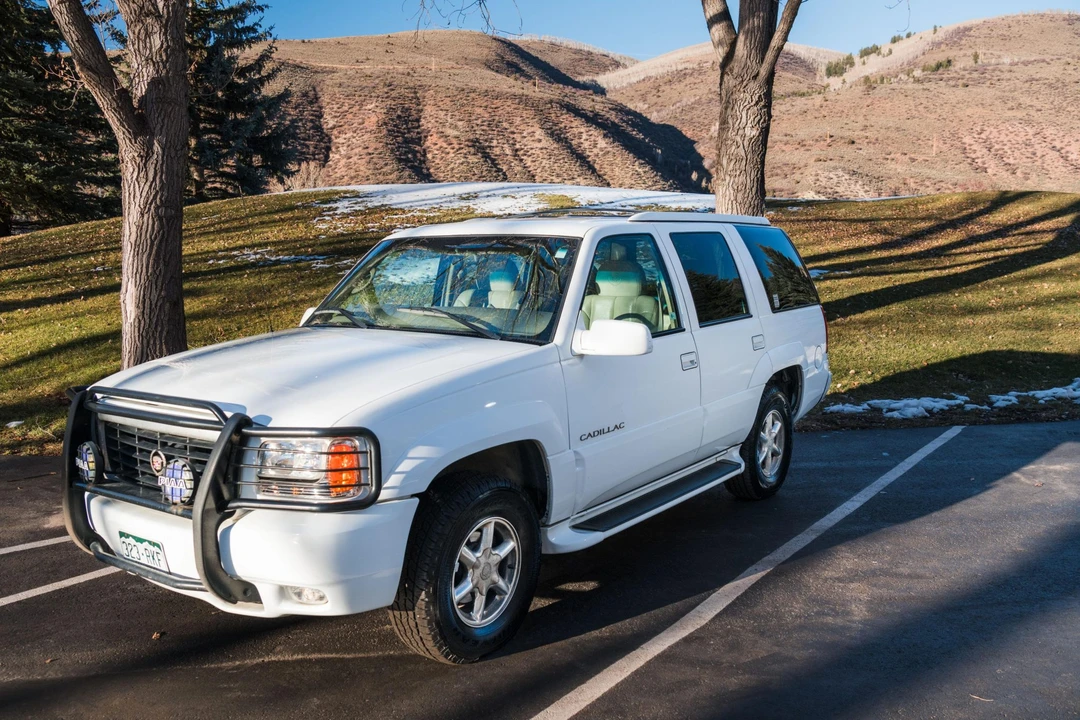 2000 Cadillac Escalade 1st Gen - Image 11 of 31
