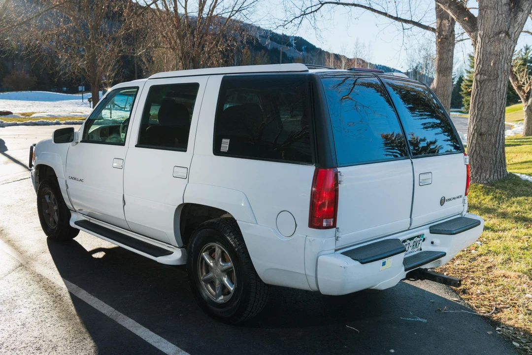 2000 Cadillac Escalade 1st Gen - Image 16 of 31