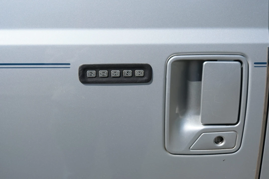 2000 Ford Excursion - Image 25 of 31