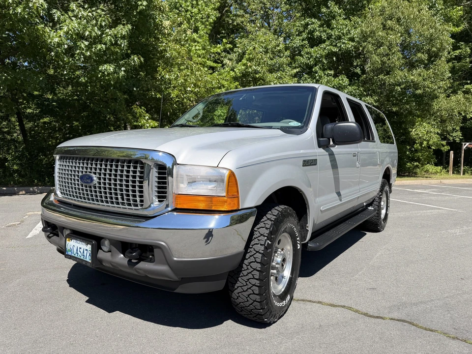 2000 Ford Excursion - Image 2 of 31